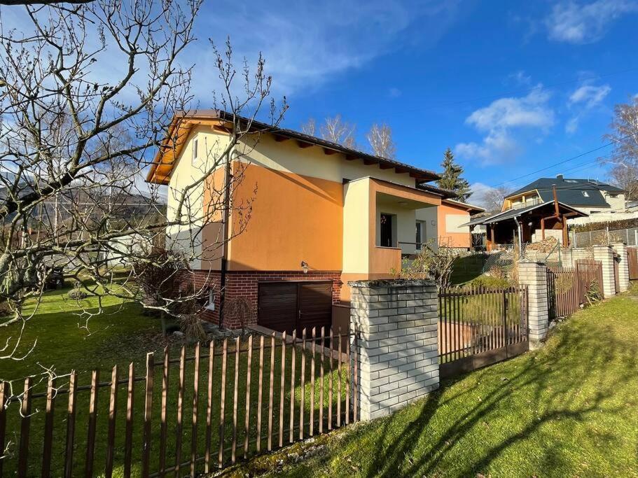 Вілла Oddych Pri Martinskych Holiach /Mountains Vacation Екстер'єр фото